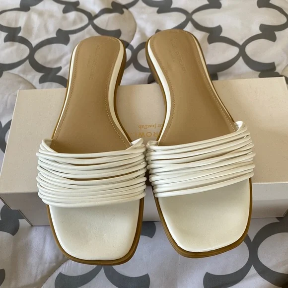 Kelly Rowland for JustFab white sandals size 11 perfect for narrow feet